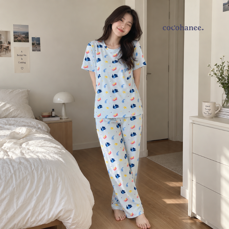 Cocohanee Wonderverse - Lune Cozy Pajamas Fold Friends