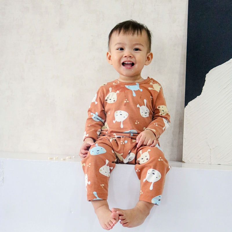 Cocohanee - Brown Puppies Baby Long Shoulder Button Pajamas - Piyama Bayi dengan Kancing di Bahu