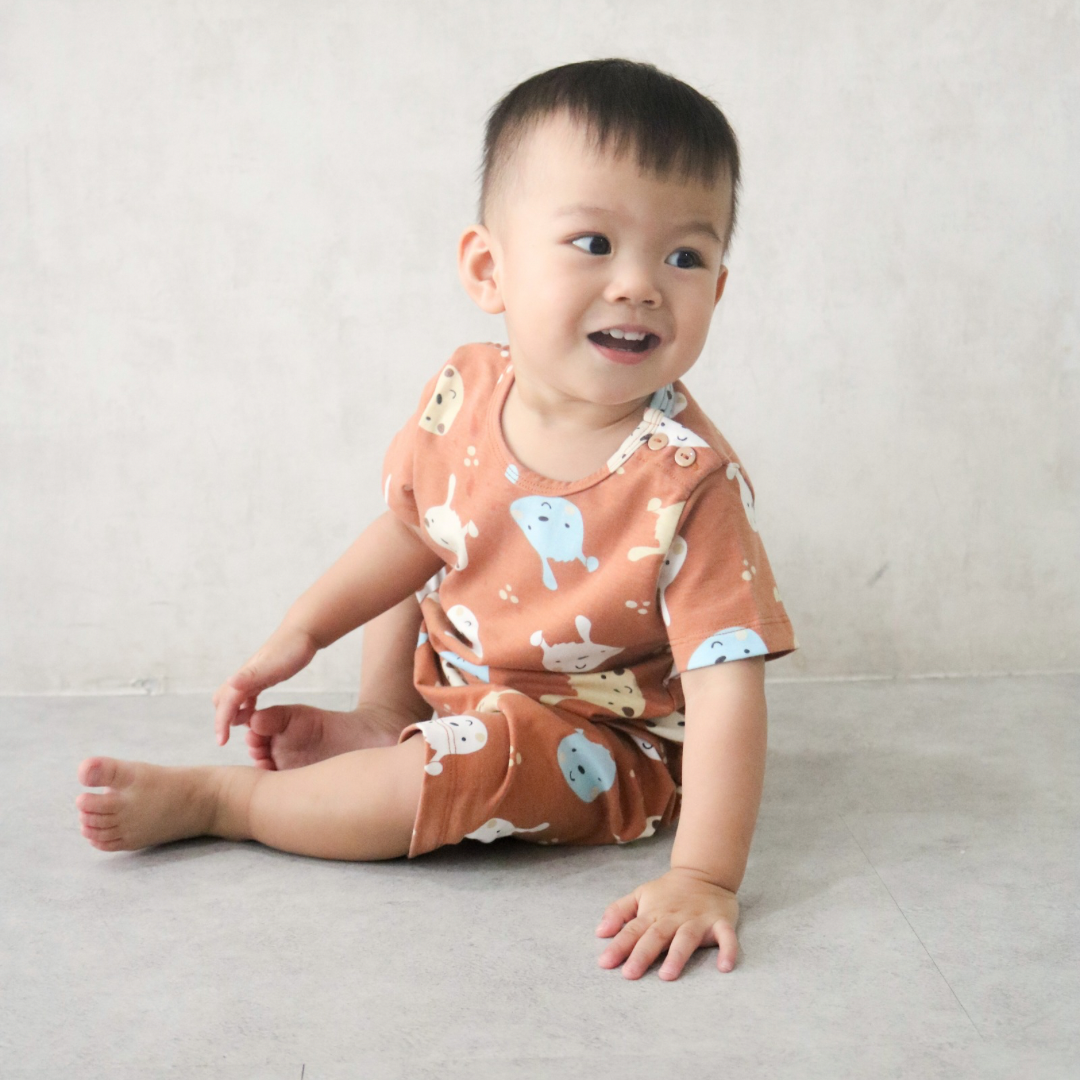 Cocohanee - Brown Puppies Baby Short Shoulder Button Pajamas - Piyama Bayi dengan Kancing di Bahu