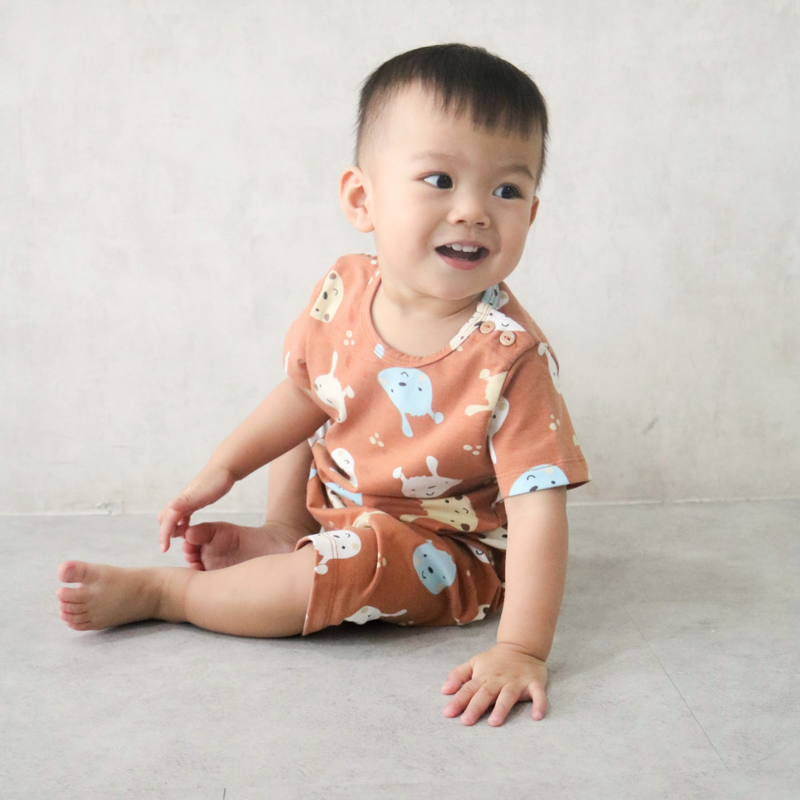 Cocohanee - Brown Puppies Baby Short Shoulder Button Pajamas - Piyama Bayi dengan Kancing di Bahu