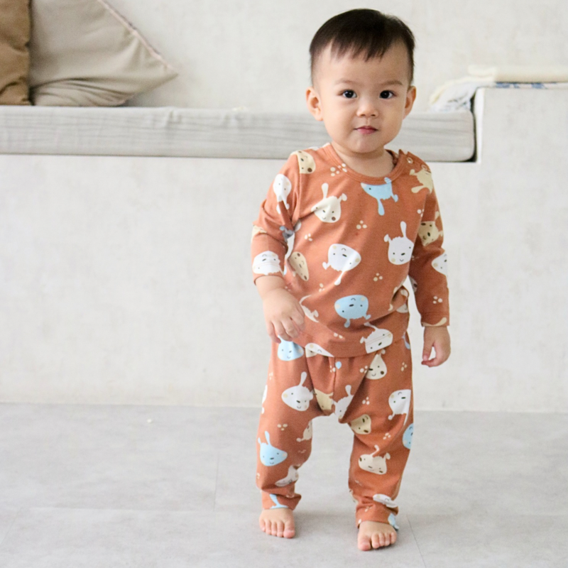 Cocohanee - Brown Puppies Baby Long Shoulder Button Pajamas - Piyama Bayi dengan Kancing di Bahu
